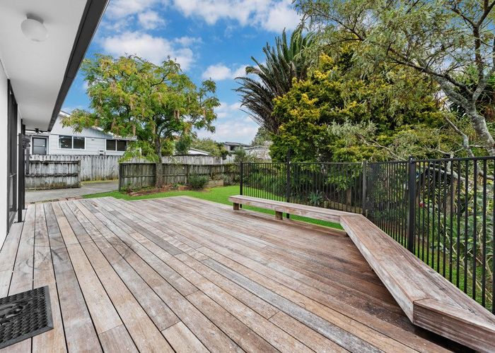 at 1/25 Taranui Place, Henderson, Waitakere City, Auckland