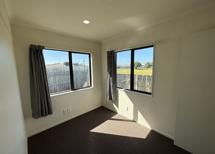  at 884B Papamoa Beach Road, Papamoa, Tauranga, Bay Of Plenty