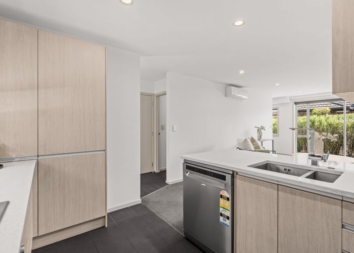  at 2/372 Worcester Street, Linwood, Christchurch City, Canterbury