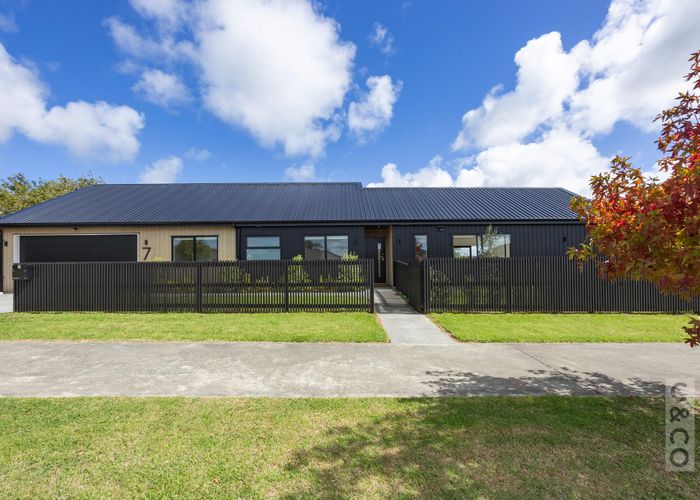  at 7 Robert Might Road, Kumeu