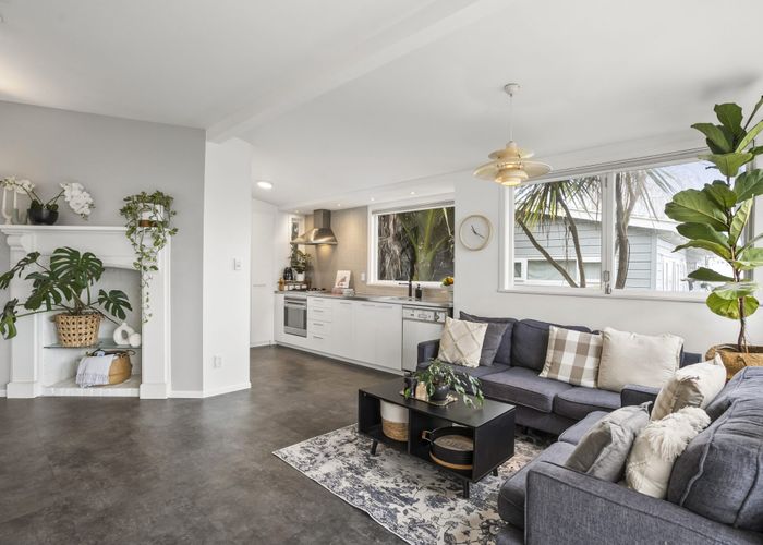  at 12 Fifth Avenue, Mount Albert, Auckland