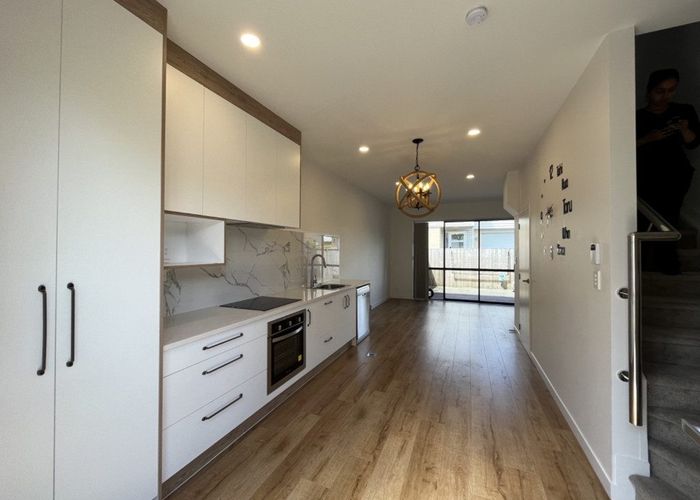  at 6/17 Woodford Avenue, Henderson, Waitakere City, Auckland