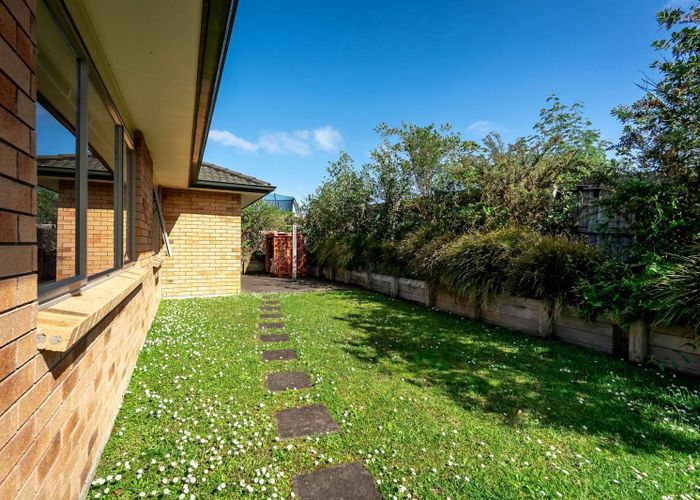  at 19 Ballymore Drive, Pinehill, North Shore City, Auckland