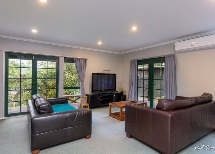 at 12 Hillside Drive, Maoribank, Upper Hutt
