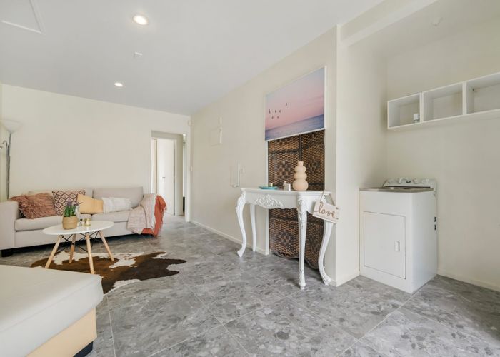  at 435B West Coast Road, Glen Eden, Waitakere City, Auckland