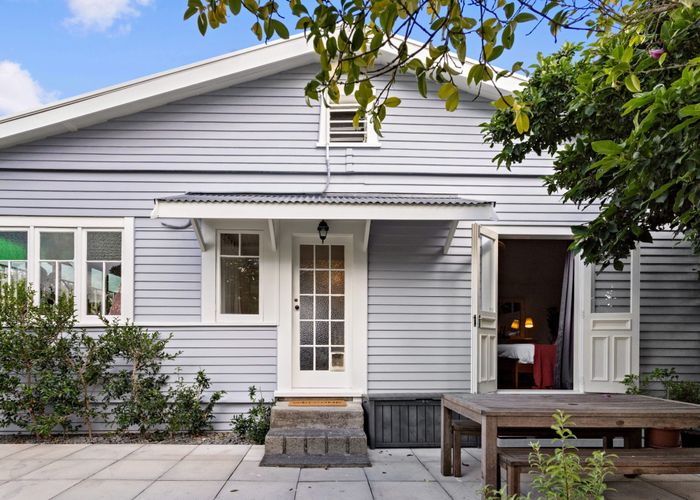  at 33 Rambler Crescent, Beach Haven, North Shore City, Auckland