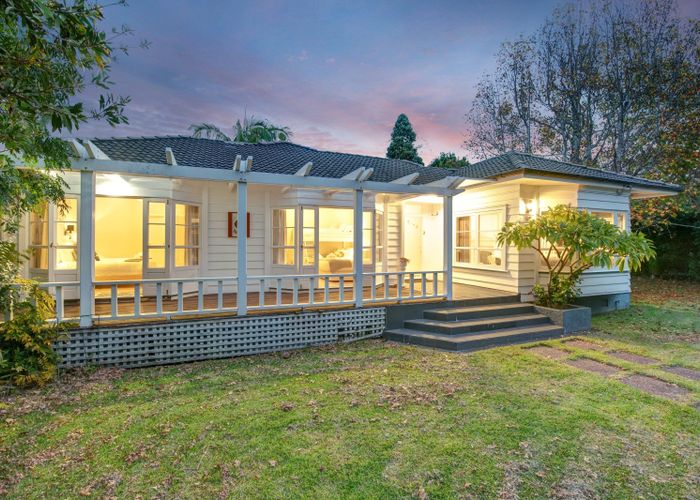  at 9 Glamis Avenue, Manly, Rodney, Auckland