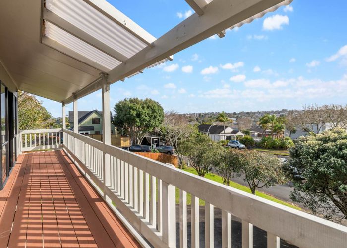  at 10 Photinia Place, Botany Downs, Manukau City, Auckland
