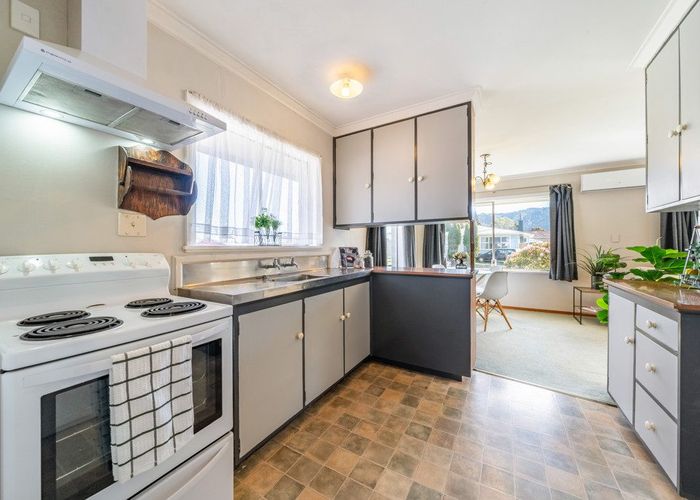  at 1/58 Oregon Drive, Maoribank, Upper Hutt, Wellington