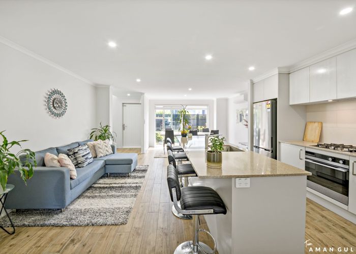  at 72 Karepiro Drive, Stanmore Bay, Rodney, Auckland