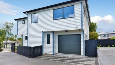  at 11 Ballial Place, West Harbour, Auckland