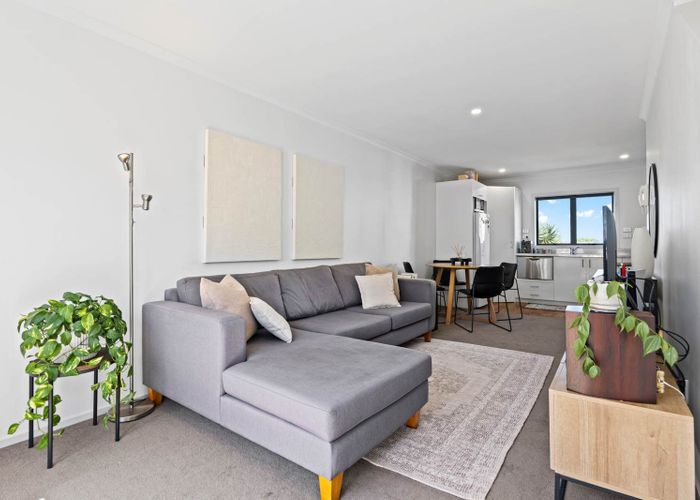  at 12/289 Shirley Road, Papatoetoe, Auckland