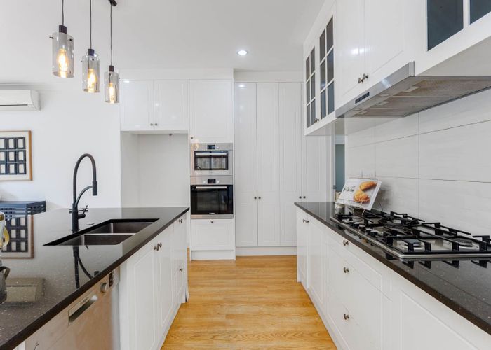  at 60 Huntington Park Drive, Greenhithe, North Shore City, Auckland