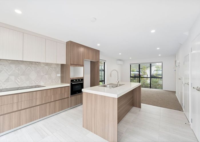  at 18/106 Triangle Road, Massey, Waitakere City, Auckland