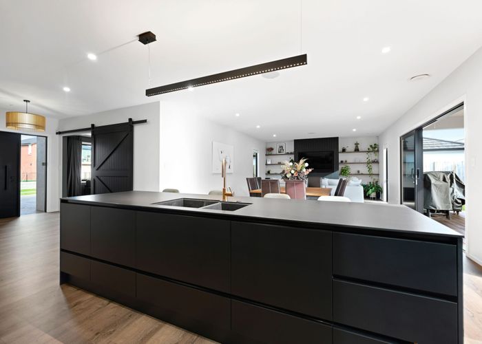  at 30 The Meadows Drive, Flagstaff, Hamilton