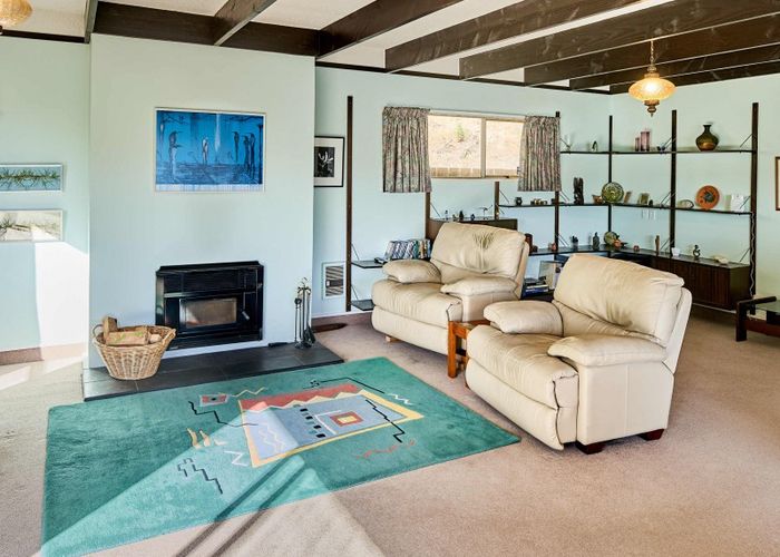  at 4 Luff Place, Whitby, Porirua