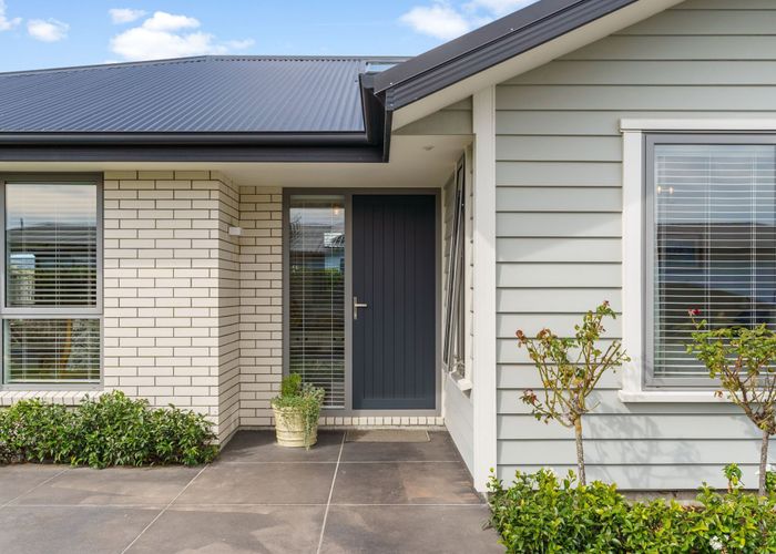  at 35 Oaks Drive, Lincoln, Lincoln