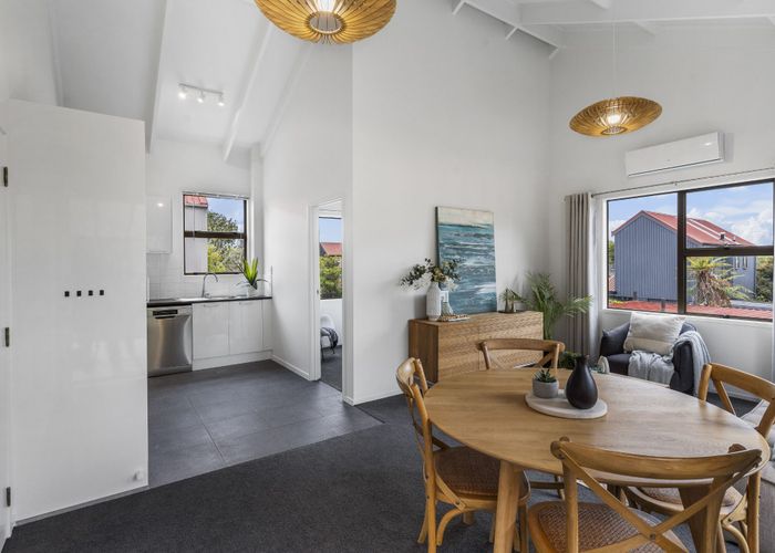 at 37 Pohutukawa Place, Ellerslie, Auckland