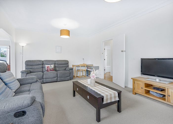  at 51 Sillary Street, Hamilton East, Hamilton