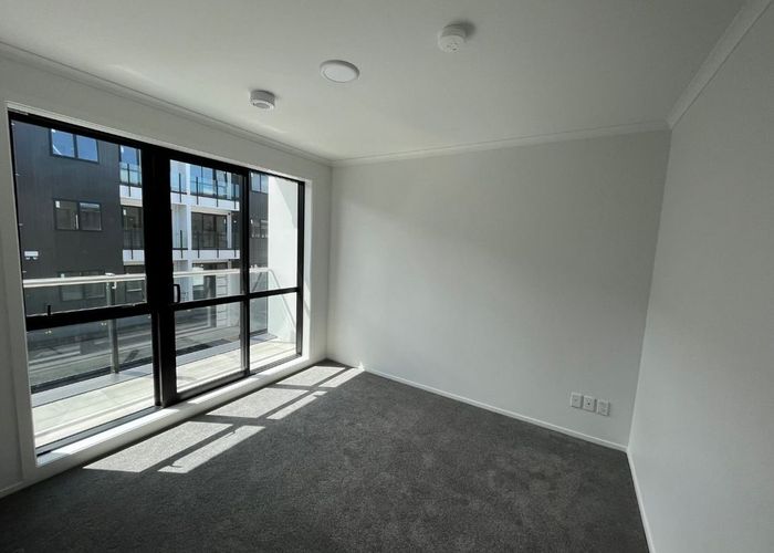  at 4/130 Stancombe Road, Flat Bush, Manukau City, Auckland