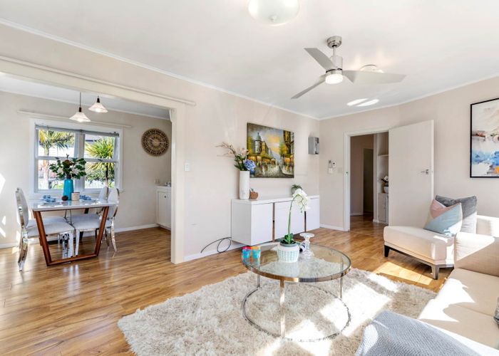  at 16 Merriefield Avenue, Forrest Hill, Auckland