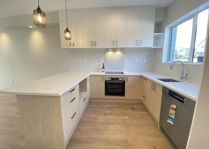  at 39 Kaimai Avenue, Massey, Auckland