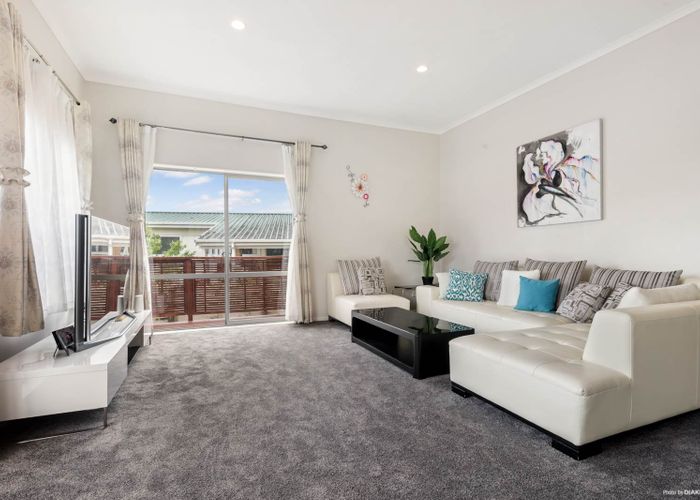  at 1/4 Sunnynook Road, Sunnynook, Auckland