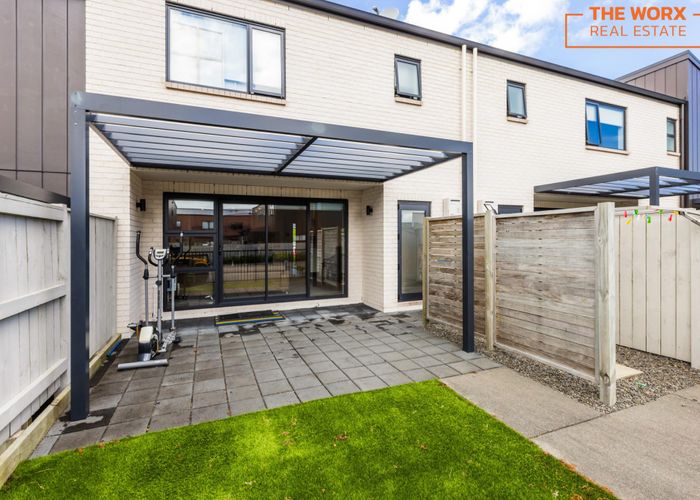  at 42 Brookview Drive, Flat Bush, Auckland