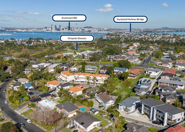  at 8D Deuxberry Avenue, Northcote, North Shore City, Auckland