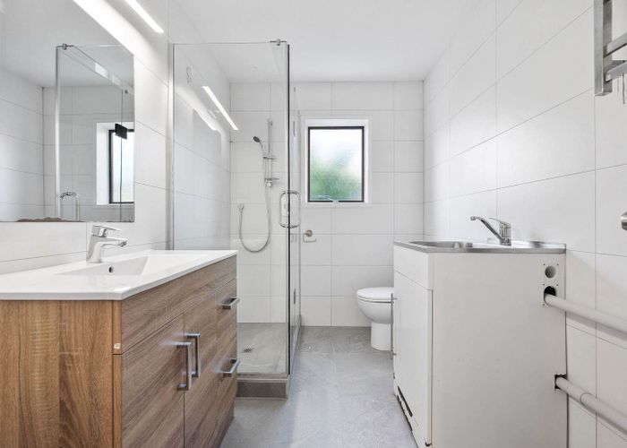  at Downstair/38 Makora Road, Massey, Waitakere City, Auckland