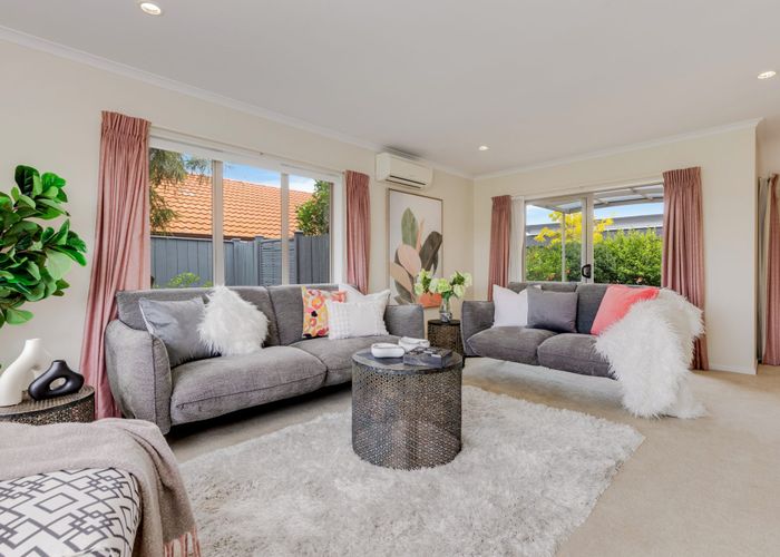  at 33 Richfield Crescent, Westgate, Waitakere City, Auckland