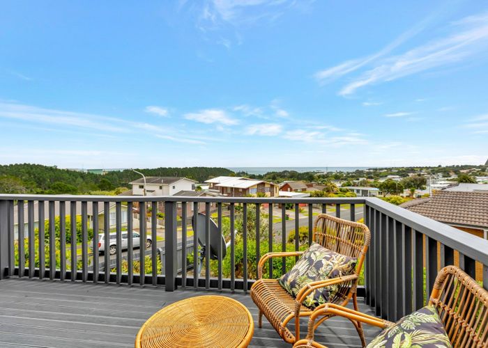  at 9 Darwin Crescent, Spotswood, New Plymouth