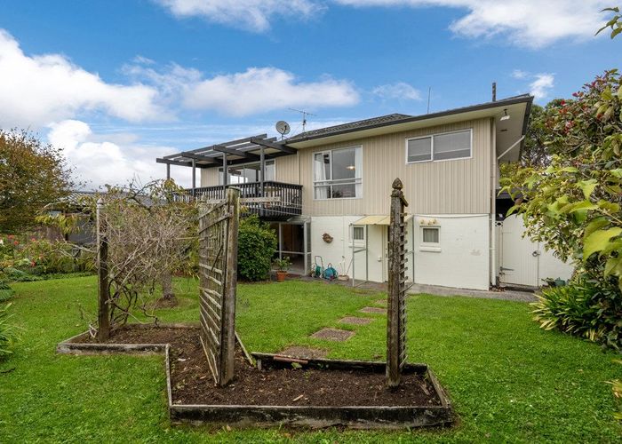 at 2/371 East Coast Road, Mairangi Bay, Auckland