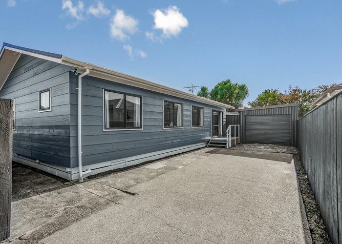 at 2/219 Naenae Road, Naenae, Lower Hutt, Wellington