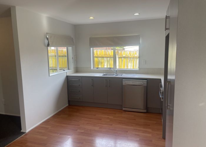  at 16 Merlot Way, Te Atatu South, Waitakere City, Auckland