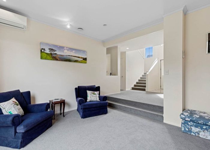 at 8 Centaur Close, Albany, Auckland