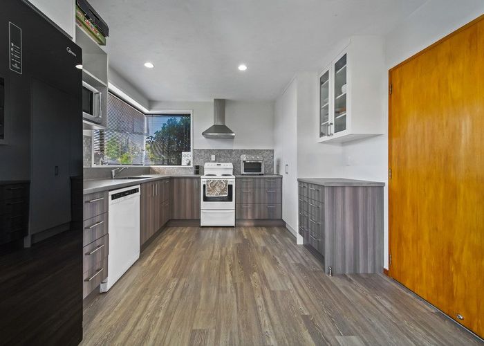  at 2/21B Northcote Road, Northcote, Christchurch City, Canterbury