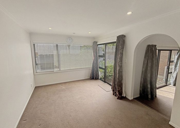  at 7 Holly Road, Merivale, Christchurch City, Canterbury