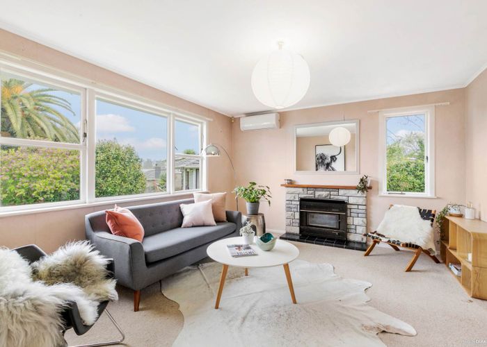  at 10 Ira Street, Mount Roskill, Auckland