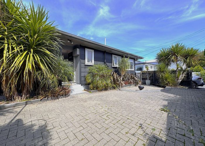  at 121 Sandspit Road, Shelly Park, Auckland