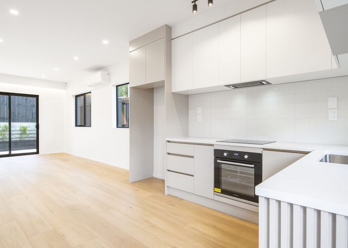  at 2/6 McRae Road, Mount Wellington, Auckland City, Auckland