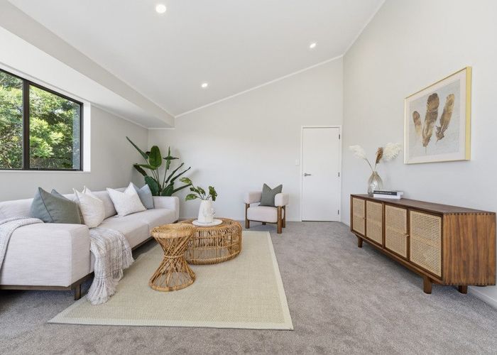  at 2 Seaford Place, Murrays Bay, North Shore City, Auckland