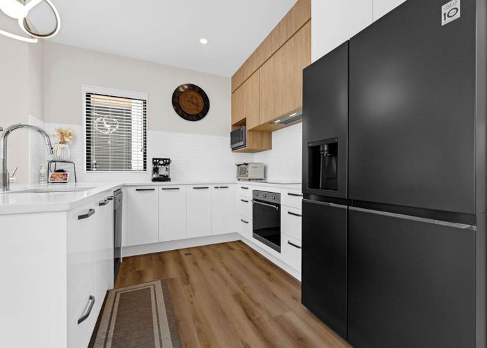  at 7/10 Newington Road, Henderson, Waitakere City, Auckland