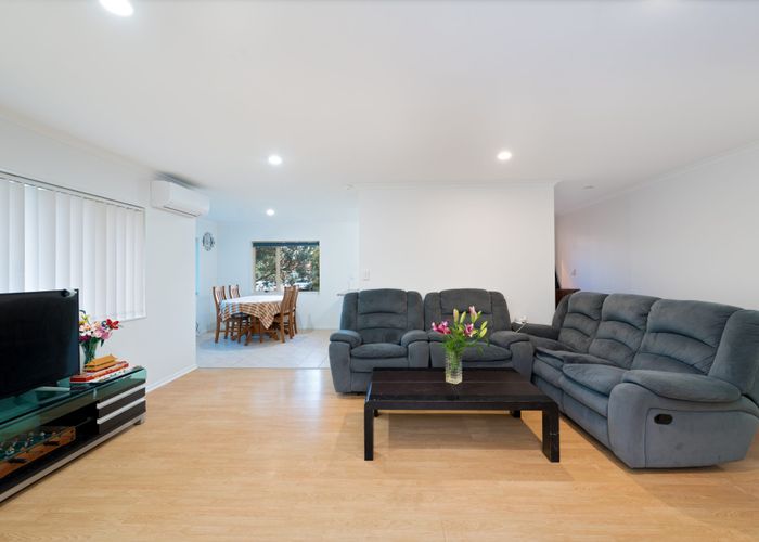 at 20 Greenberry Drive, Ranui, Auckland