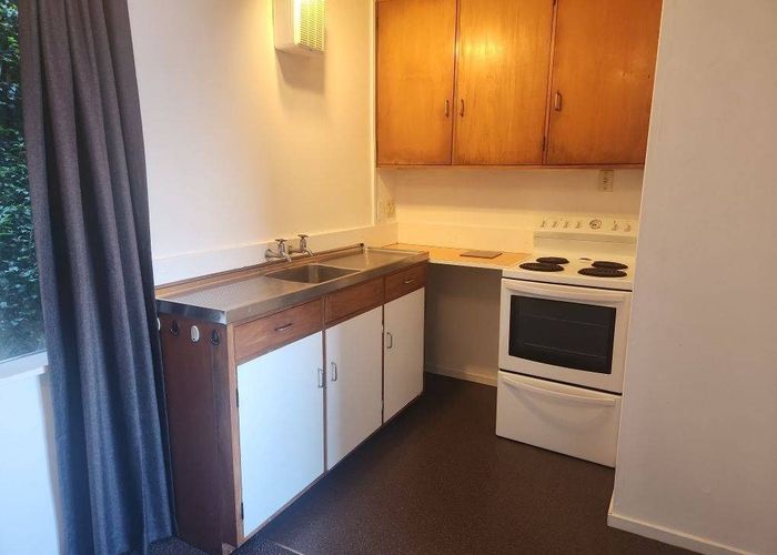  at 2/82 Barnard Street, Wadestown, Wellington, Wellington