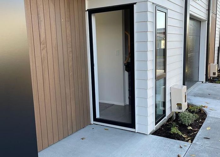  at 2/54 Wellington Street, Hamilton East, Hamilton, Waikato