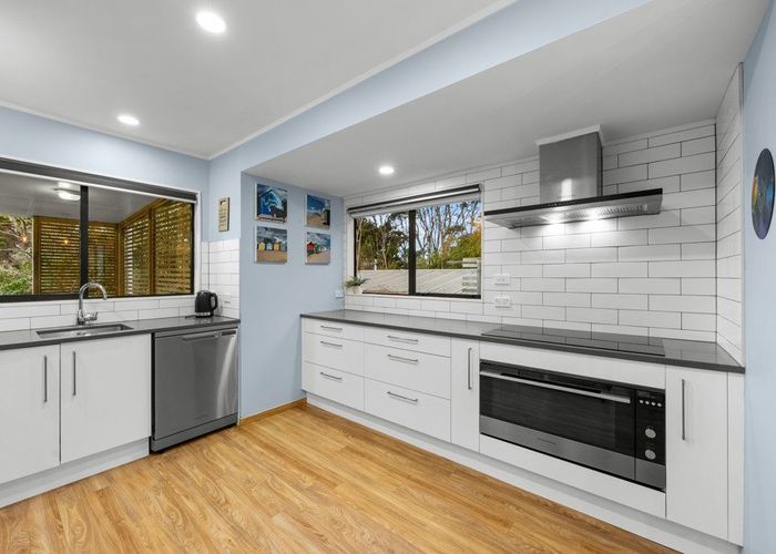  at 40 Mountain Road, Henderson Valley, Waitakere City, Auckland