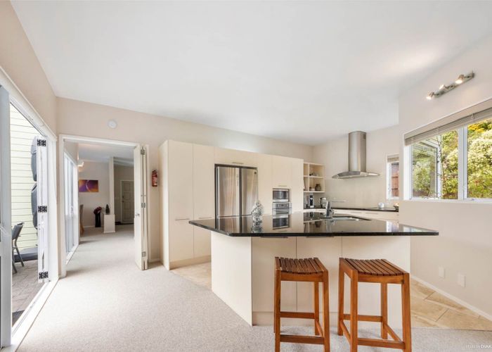  at 14 Kingshaven Close, Mount Roskill, Auckland