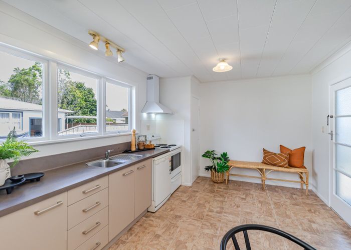  at 42 Highbury Drive, Levin, Levin