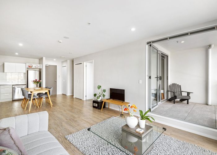  at 305/19 Bute Road, Browns Bay, North Shore City, Auckland